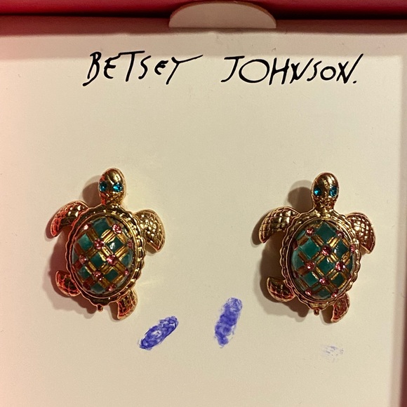 Betsey Johnson Turtle earrings. New in box never worn. - Picture 3 of 5